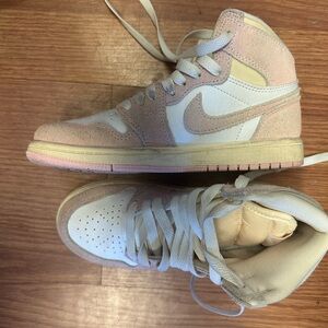 Nike Kids Sneakers in Pink and White